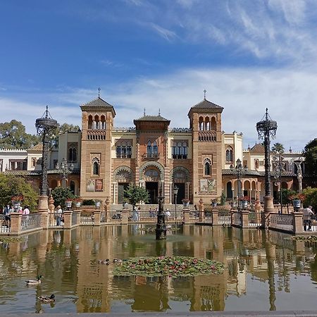 Bright apartment facing the river, Plaza España Sevilla Exterior foto