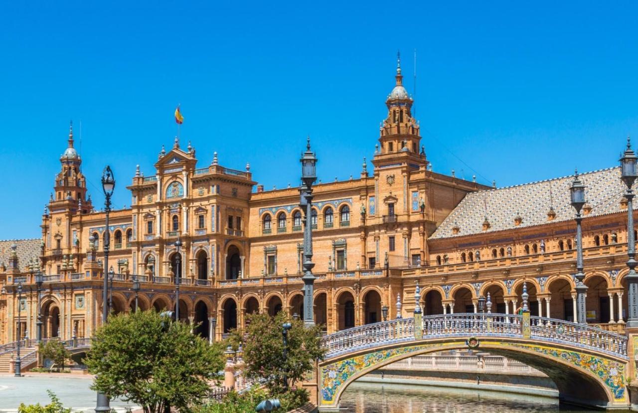Bright apartment facing the river, Plaza España Sevilla Exterior foto