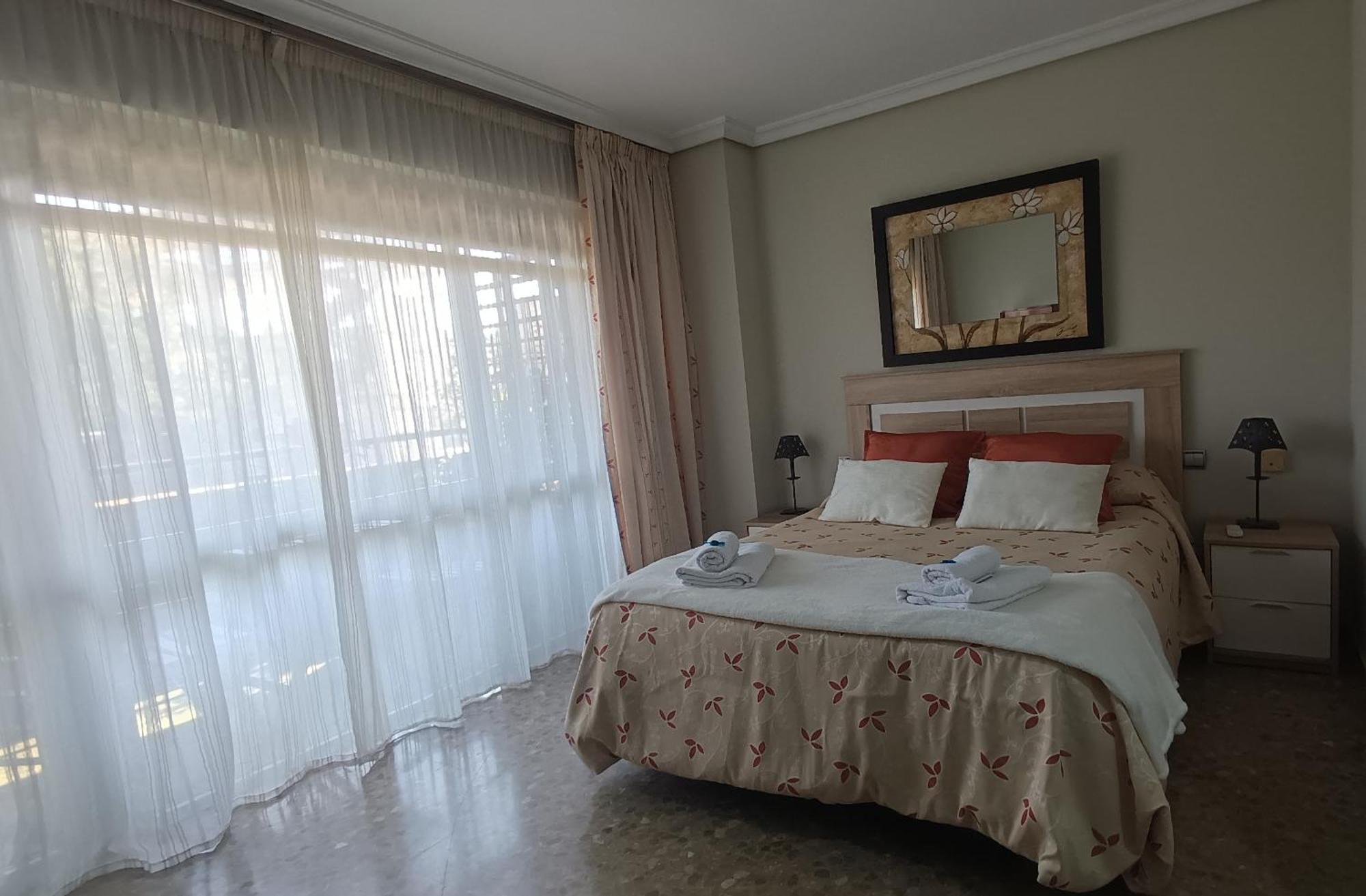 Bright apartment facing the river, Plaza España Sevilla Exterior foto