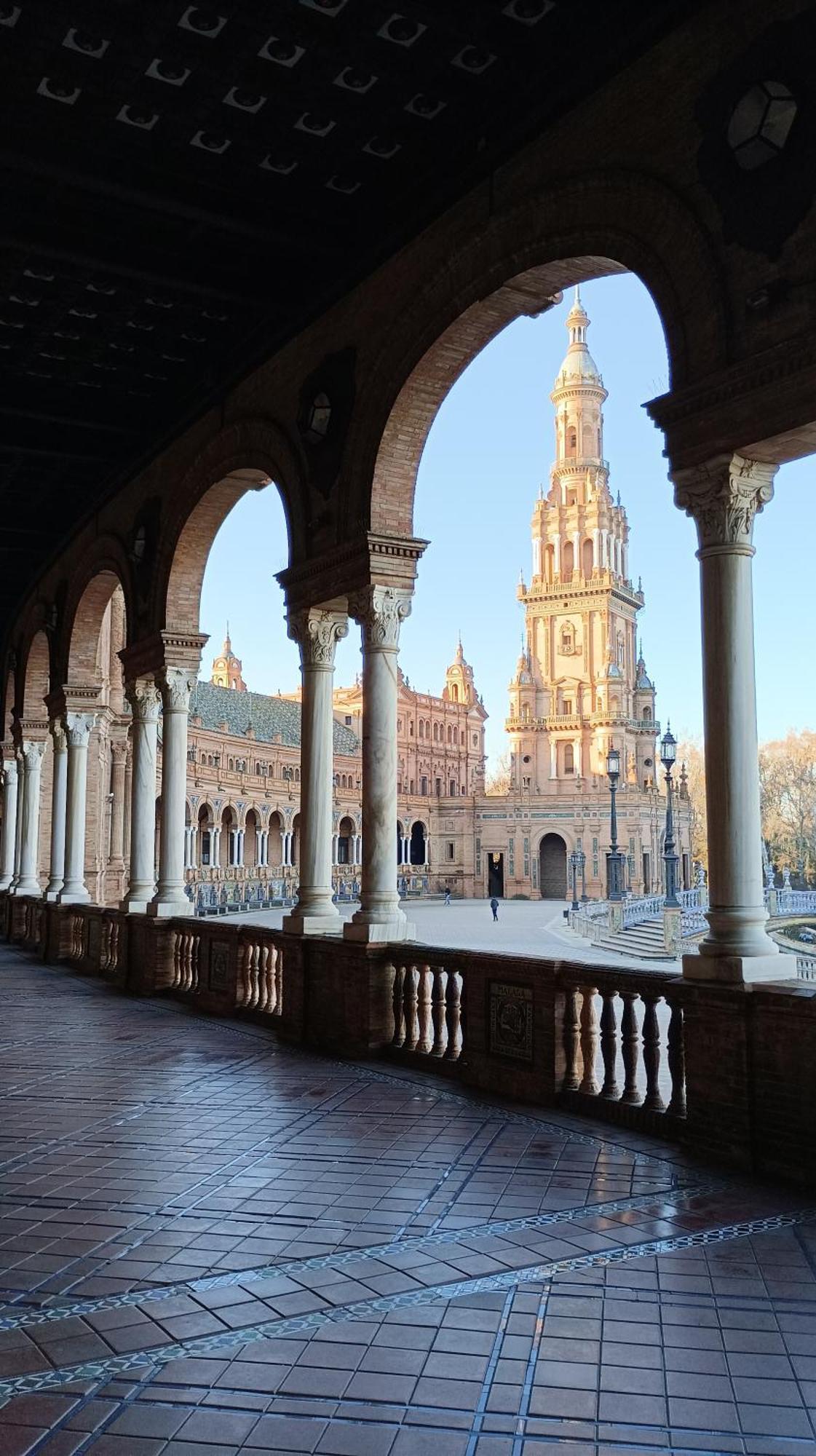Bright apartment facing the river, Plaza España Sevilla Exterior foto